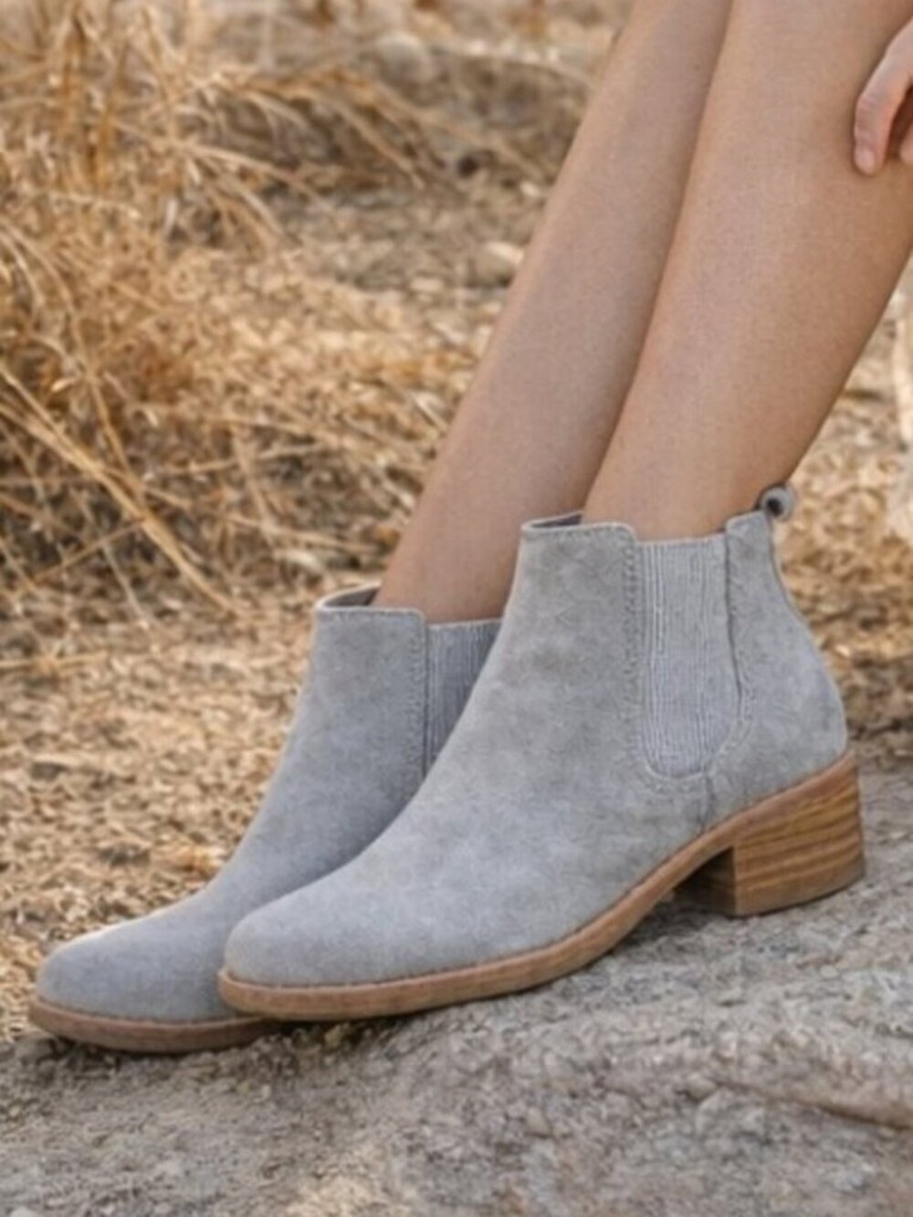 Frye Carson Chelsea Light Gray Suede Pull On Ankle Boot Size 7